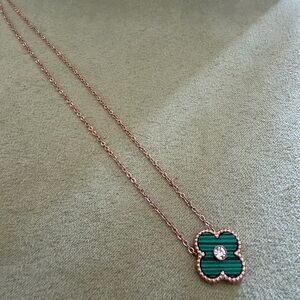 Enchanted Clover Pendant Necklace 18k rose gold